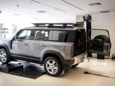 Đánh giá nhanh Land Rover Defender 2020: SUV dã chiến nay lại thêm tiện nghi và hiện đại